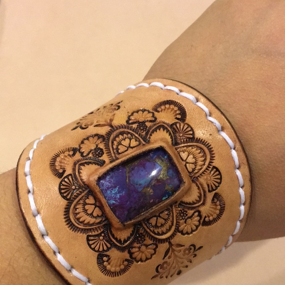 Tooled Leather Bracelet w/ Purple Mojave Turquoise Inlay Boho Festival Chic - Picture 7 of 11